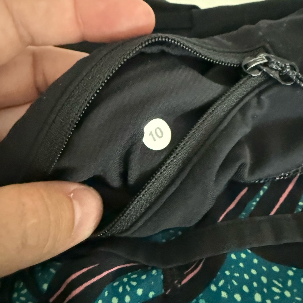 Lululemon speed up shorts size 10 lot. - Picture 4 of 6
